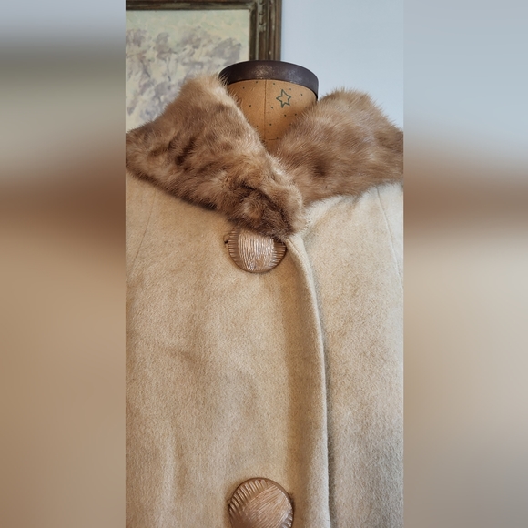Vintage 40s Oriental by J.J. O'Donnell Beige Cashmere Swing Coat with Fur Collar - Picture 10 of 16